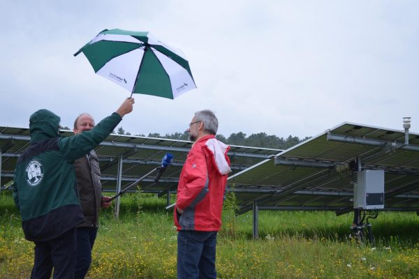 Regnerisches BR-Interview am 15.07.2020 am Solarpark Uttenreuth